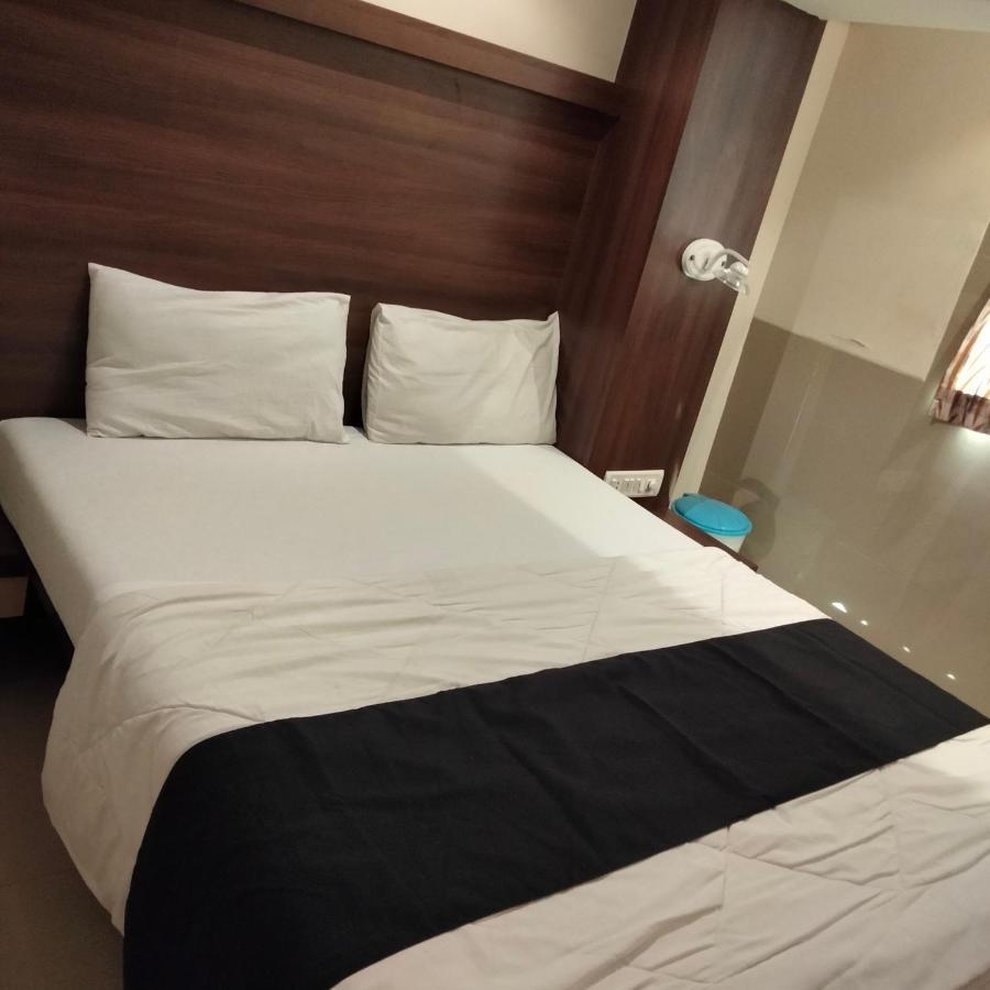 Hotel Everest Lodging นาวีมุมไบ ภายนอก รูปภาพ