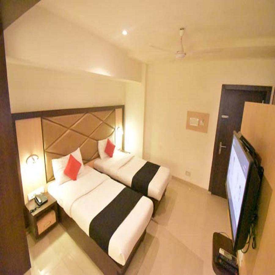 Hotel Everest Lodging นาวีมุมไบ ภายนอก รูปภาพ