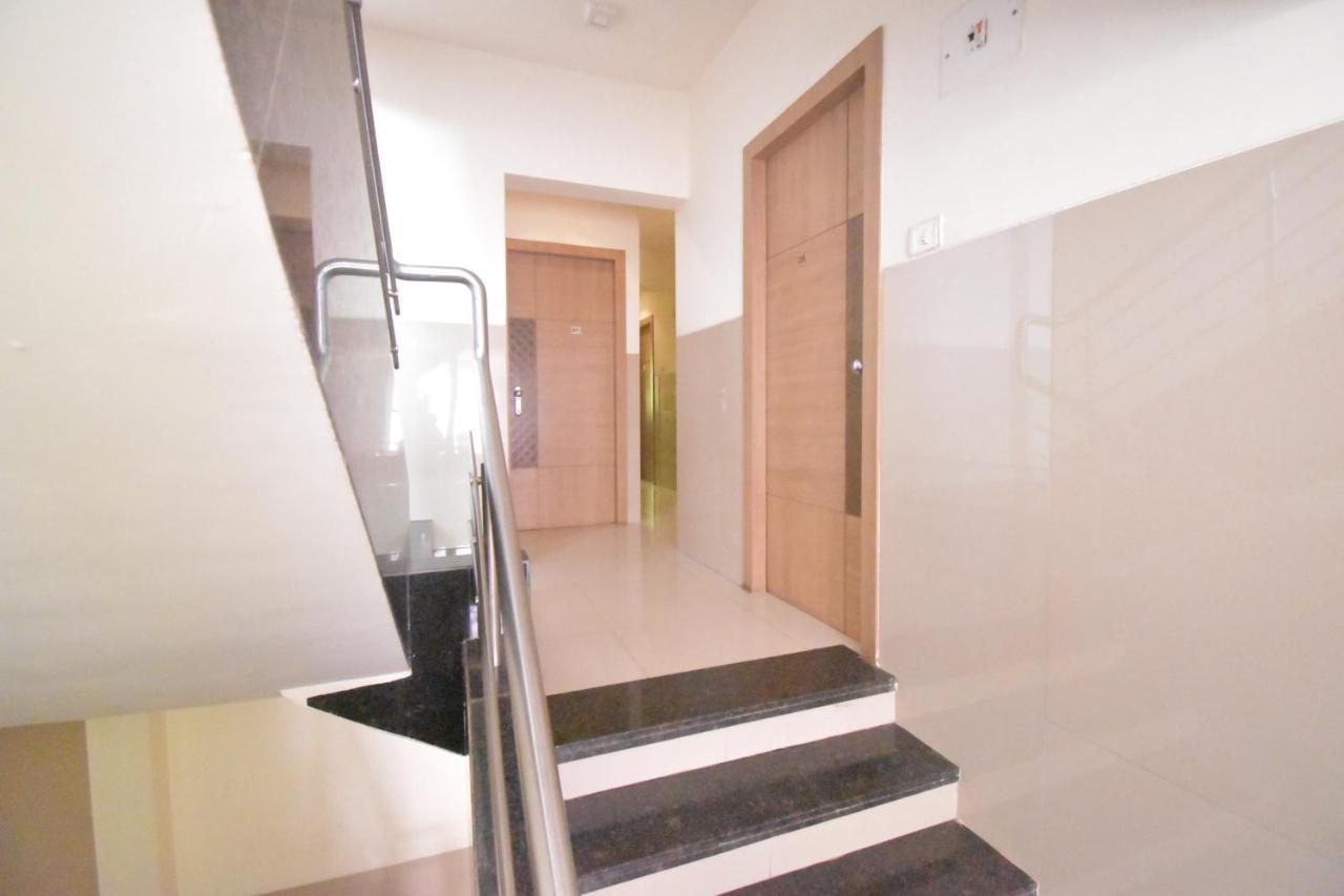 Hotel Everest Lodging นาวีมุมไบ ภายนอก รูปภาพ