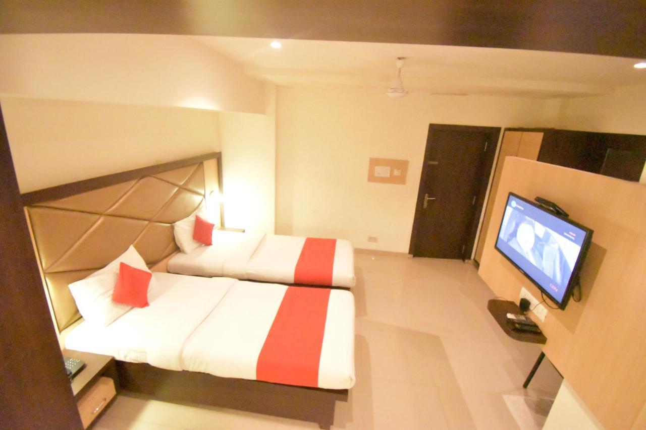 Hotel Everest Lodging นาวีมุมไบ ภายนอก รูปภาพ